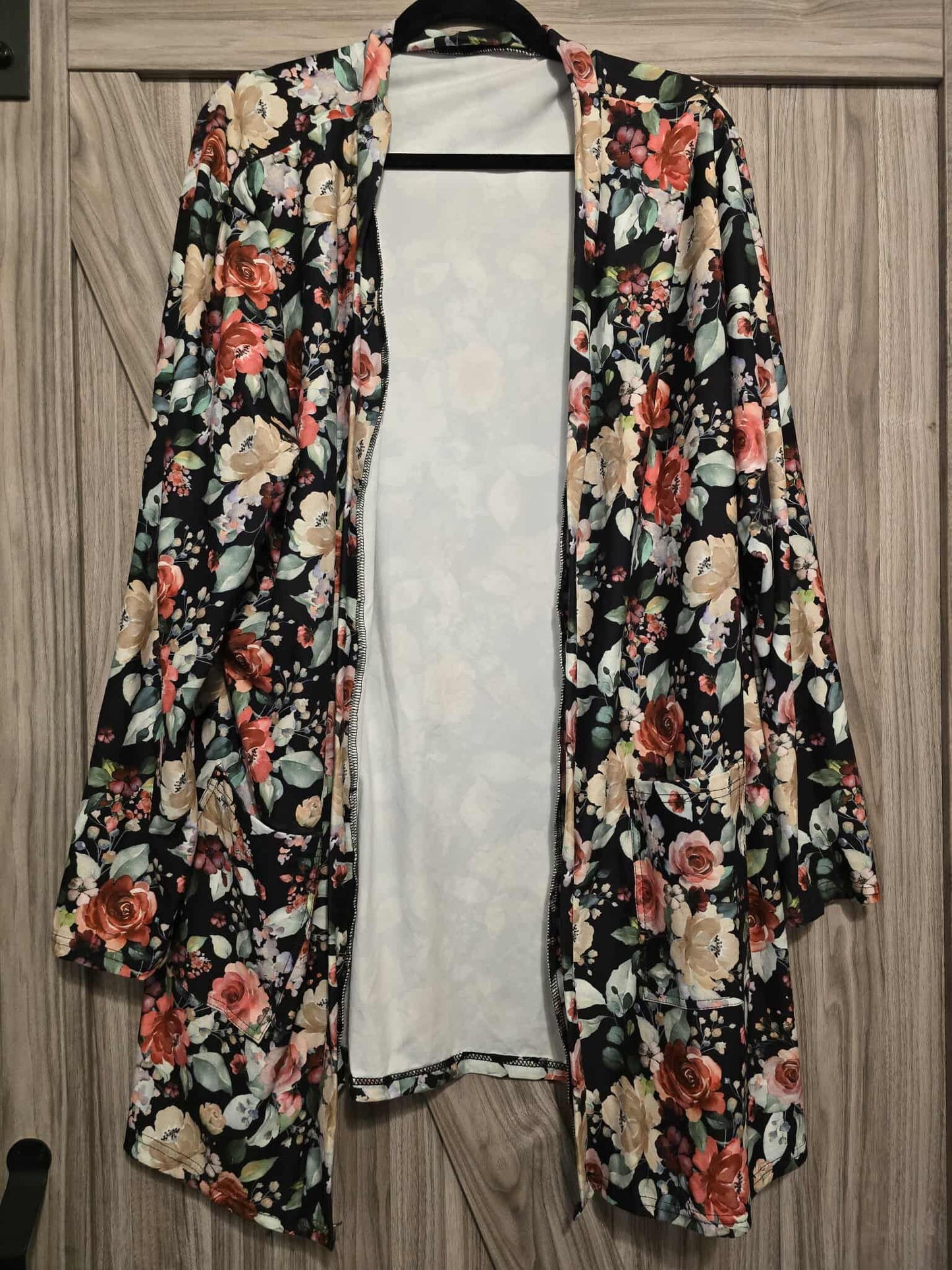 Floral Buttery Soft Cardigan w/ Pockets - S/M