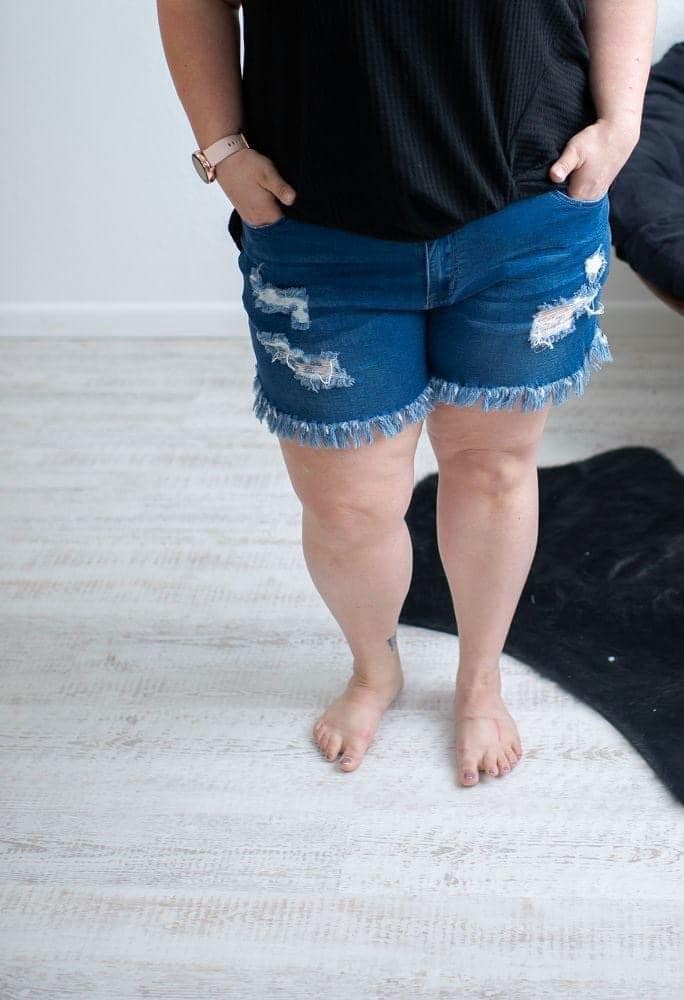 DISTRESSED WHITE JEAN SHORTS