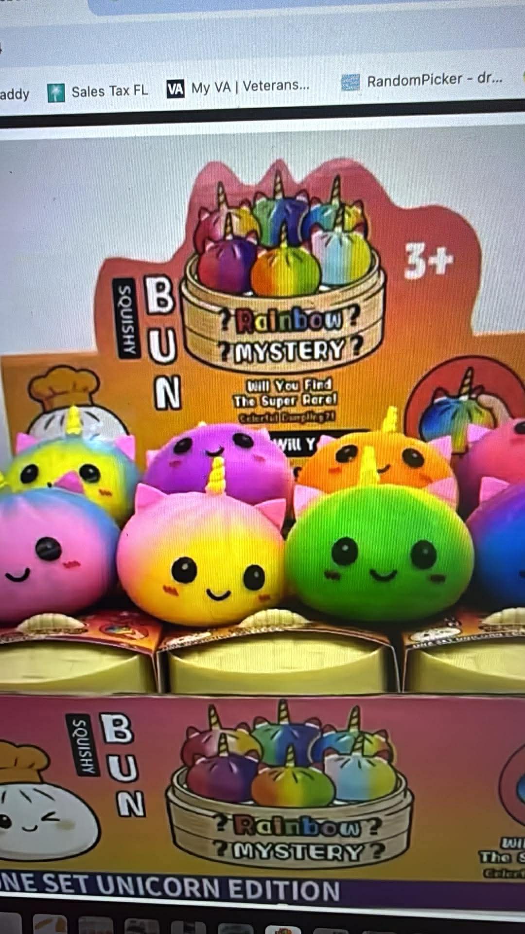 RAINBOW AND UNICORN DUMPLINGS IN THEIR STEAMER - THESE ARE GREAT COLORS!!!
