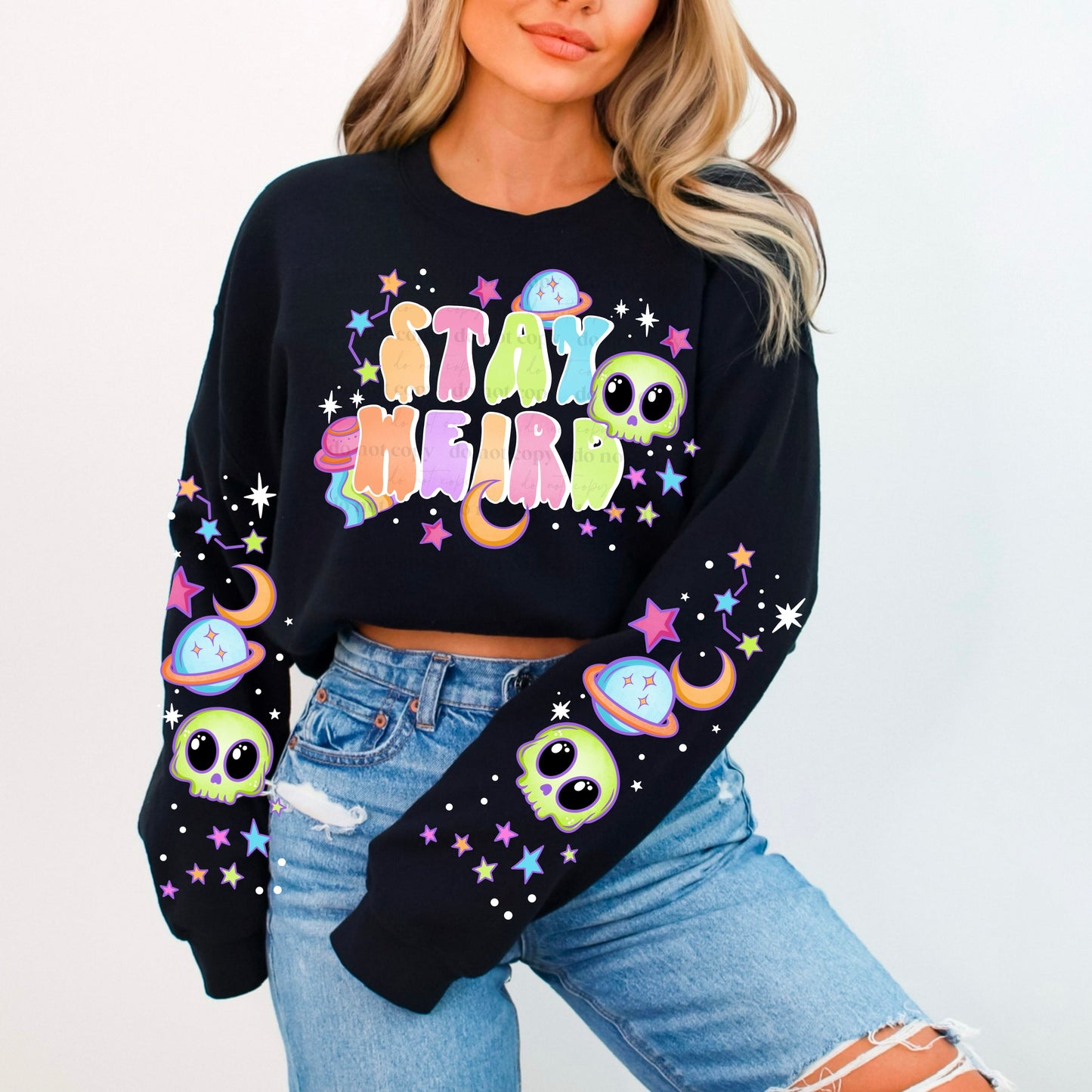 STAY WEIRD SWEATSHIRT W/ SLEEVE PRINT