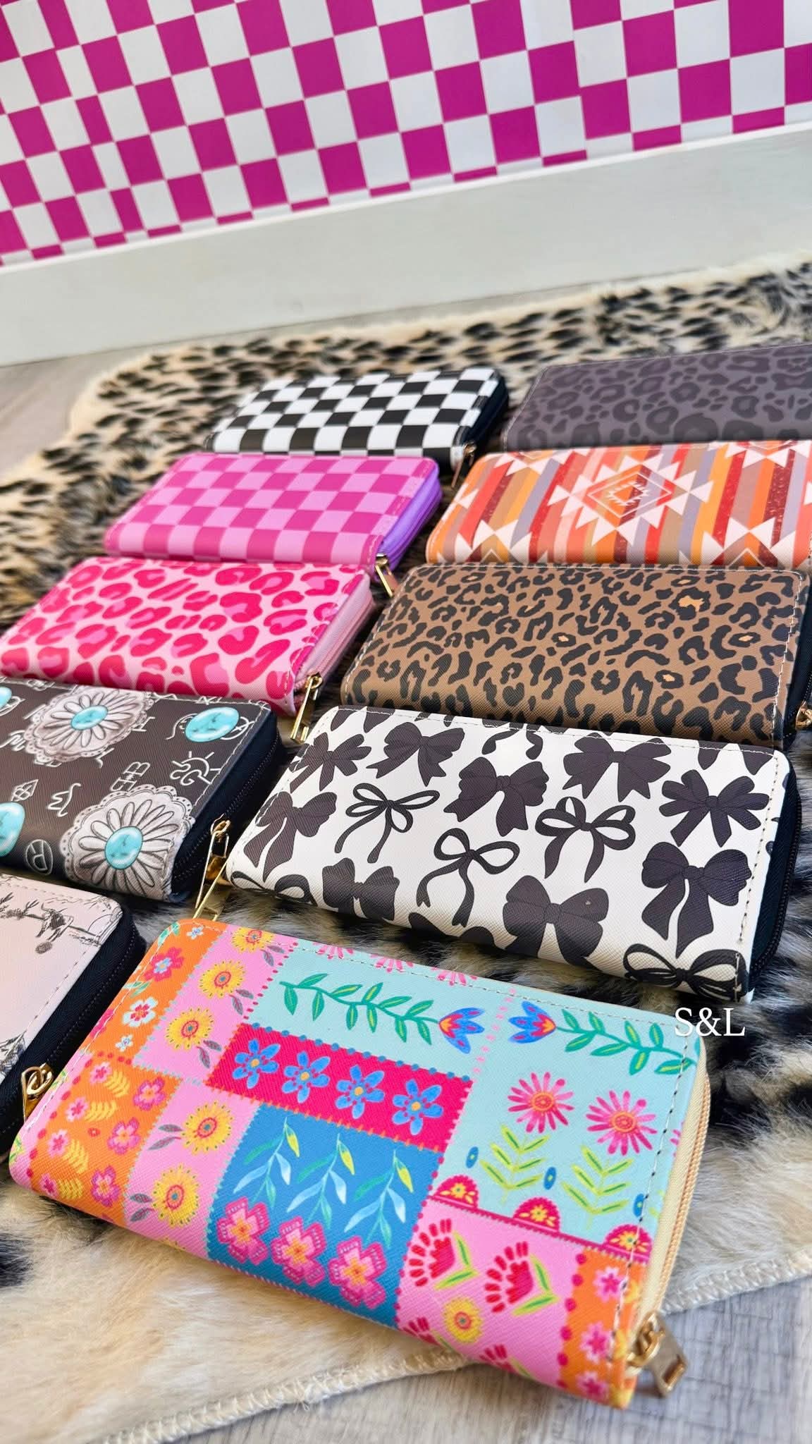 On The Go Wallets Preorder extras * arrival is early/mid July*