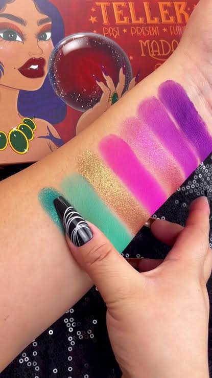 Beauty Creations Fortune Teller 35 Color Eyeshadow Palette Past Present Future
