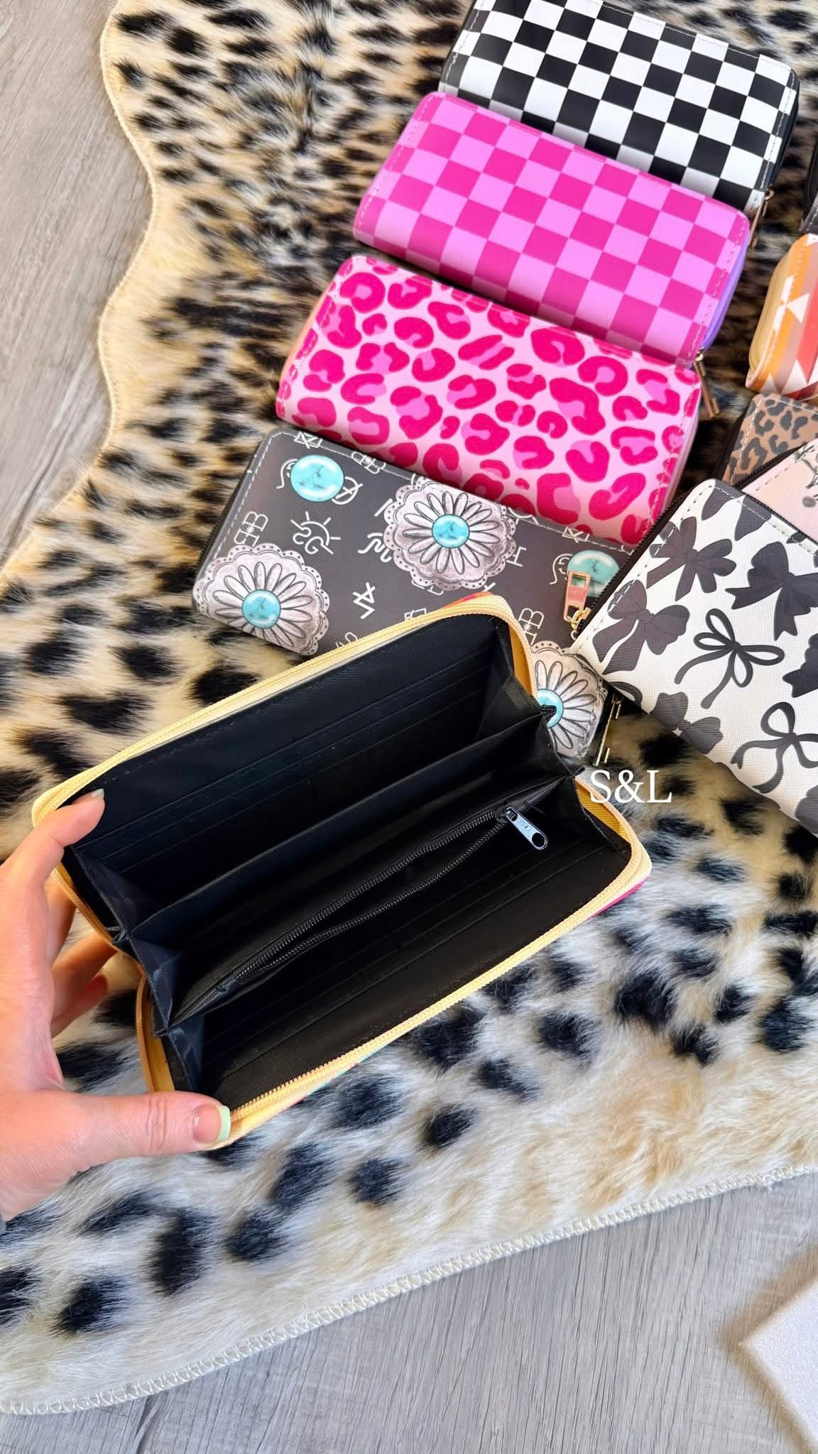On The Go Wallets Preorder extras * arrival is early/mid July*
