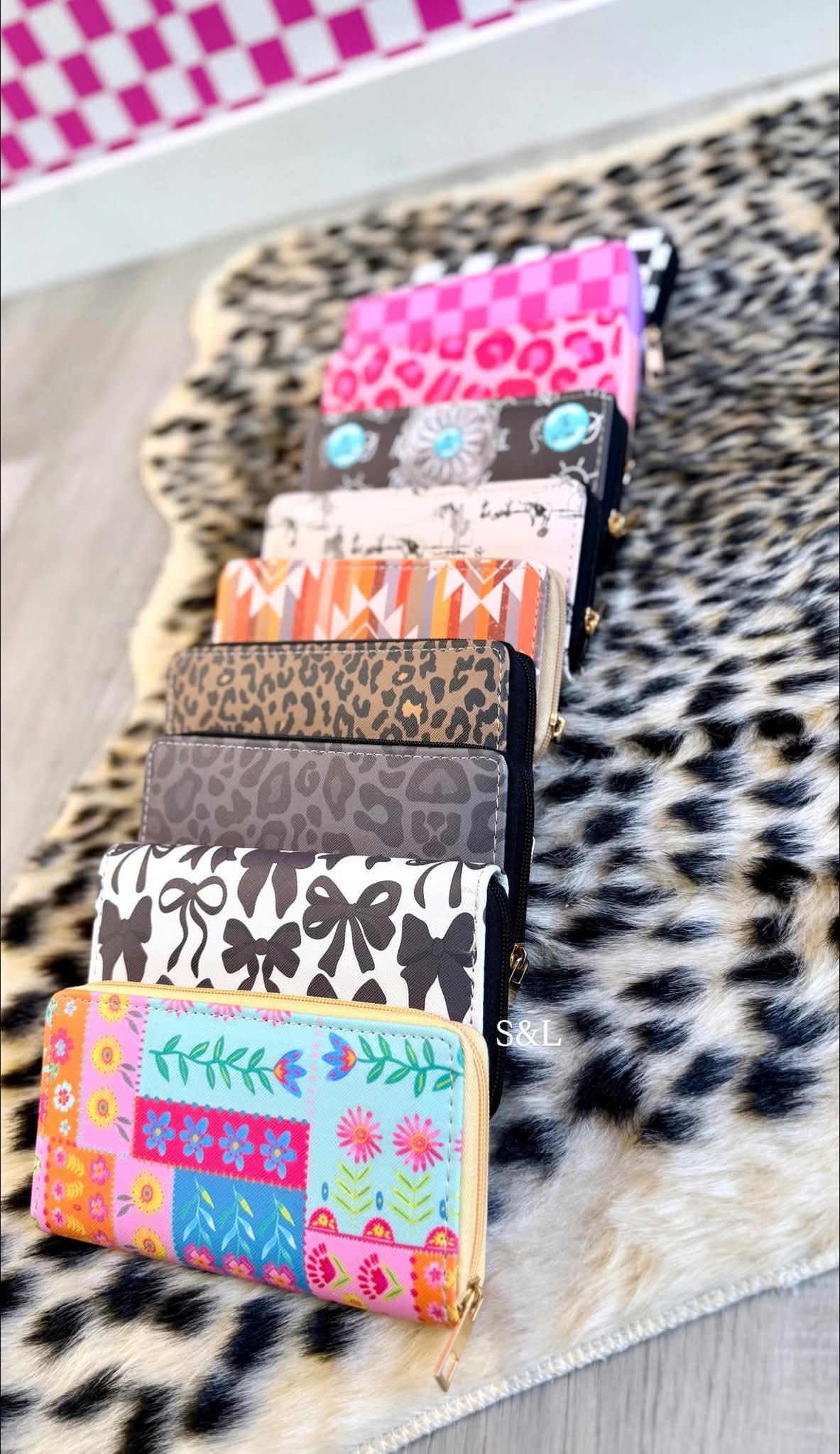 On The Go Wallets Preorder extras * arrival is early/mid July*