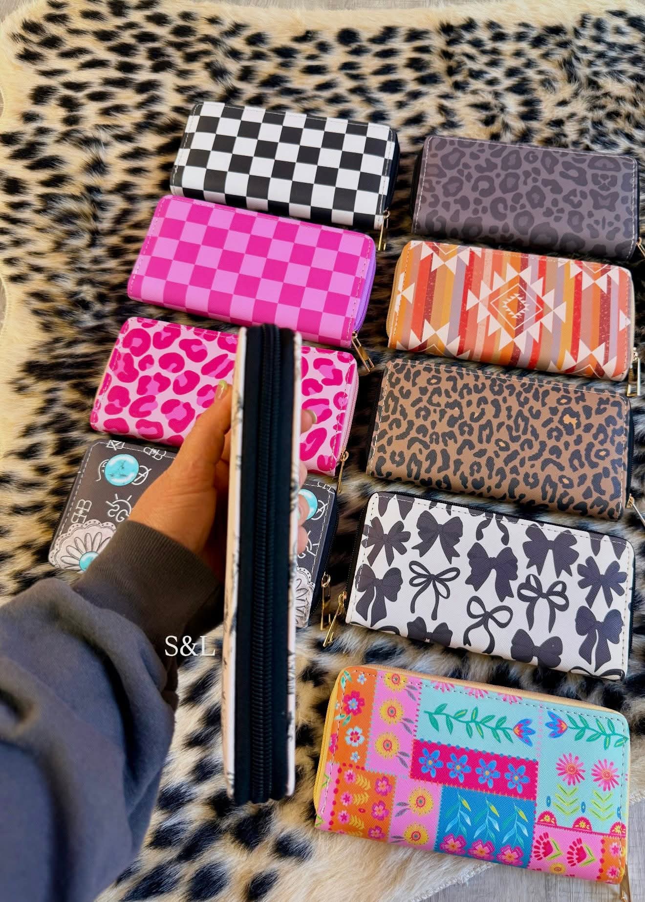 On The Go Wallets Preorder extras * arrival is early/mid July*